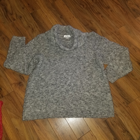 Gray sweater - Picture 3 of 4